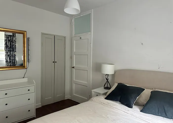 Modern One Bedroom Apartment, Sloane Square