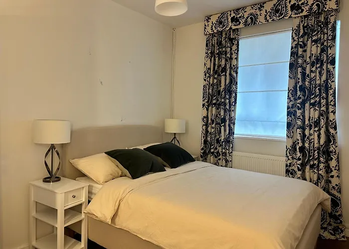 Modern One Bedroom Apartment, Sloane Square